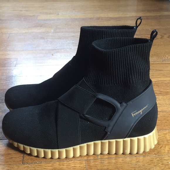 🔥SALVATORE FERRAGAMO BLACK SNEAKERS🔥